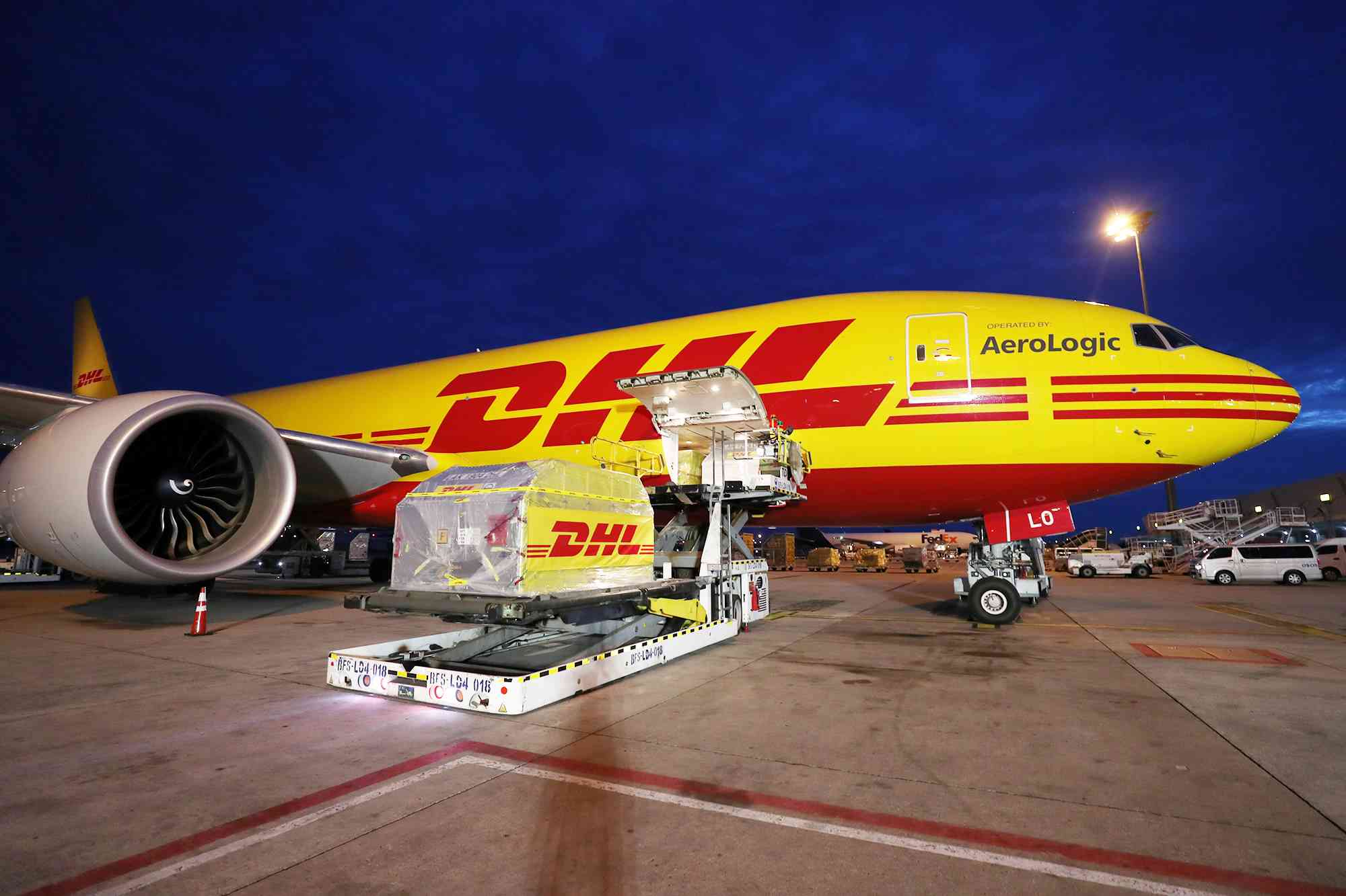 DHL Express_Pfizer vaccine